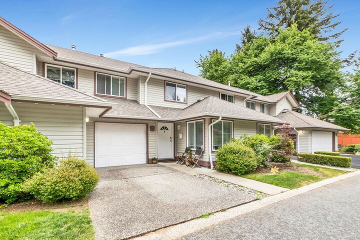 Property Photo: 20985 Camwood Avenue 3 BC V2X 2N9