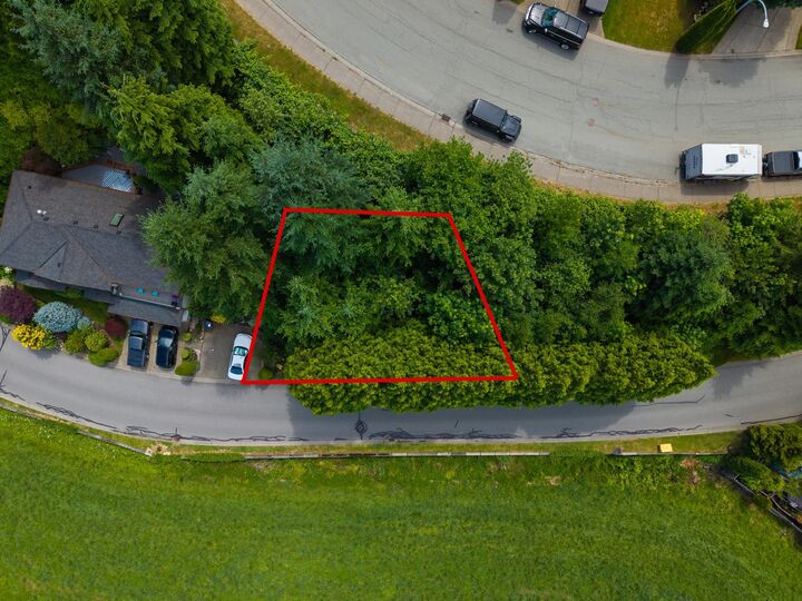 Property Photo:  47470 Chartwell Drive 1  BC V2P 8A2 