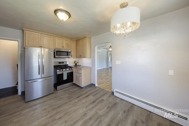 Property Photo:  1202 E Main Street  ID 83617 