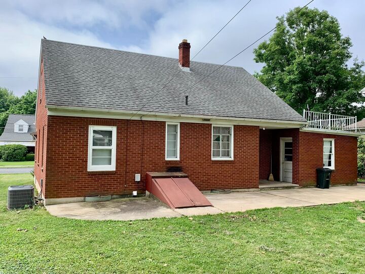 Property Photo: 115 E Pershing Avenue PA 17042