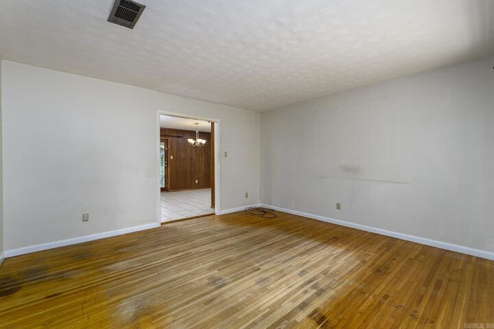 Property Photo:  6 Dunfrettin Place  AR 72120 