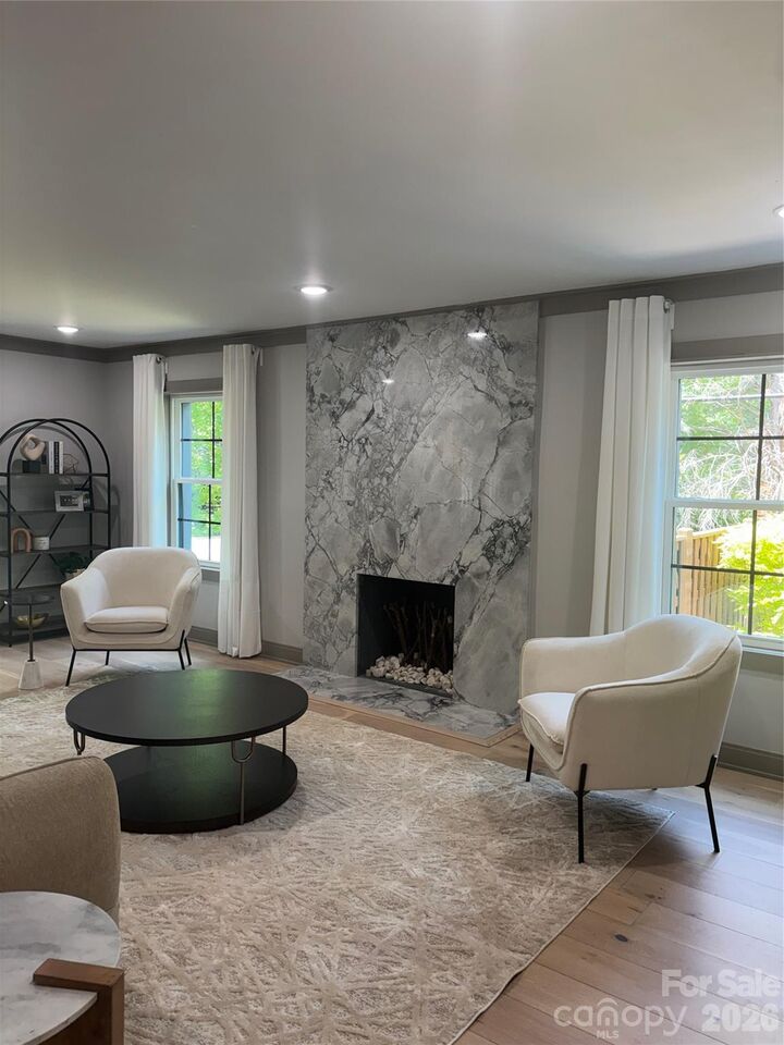 Property Photo: 2919 Colony Road NC 28211