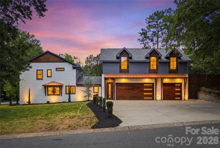 Property Photo: 2919 Colony Road NC 28211
