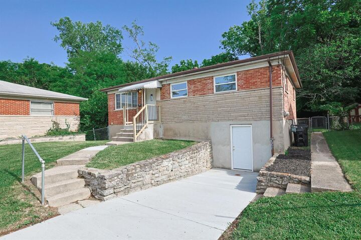 Property Photo: 3065 Aquadale Lane OH 45211