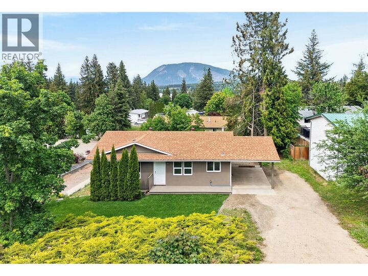 2731 Okanagan Avenue Northeast — photo 1