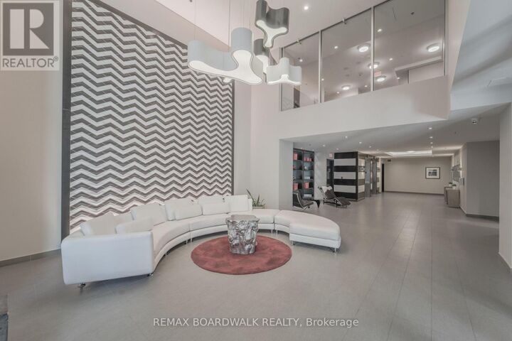 Property Photo: 98 Richmond Road 301 ON K1Z 0B2