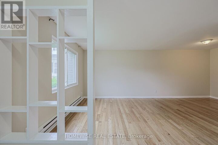 Property Photo: 1350 Winding Trail 40 ON L4Y 2T8