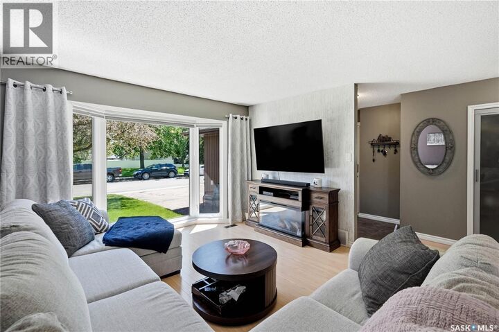 Property Photo: 179 Merlin Crescent SK S4R 3E6