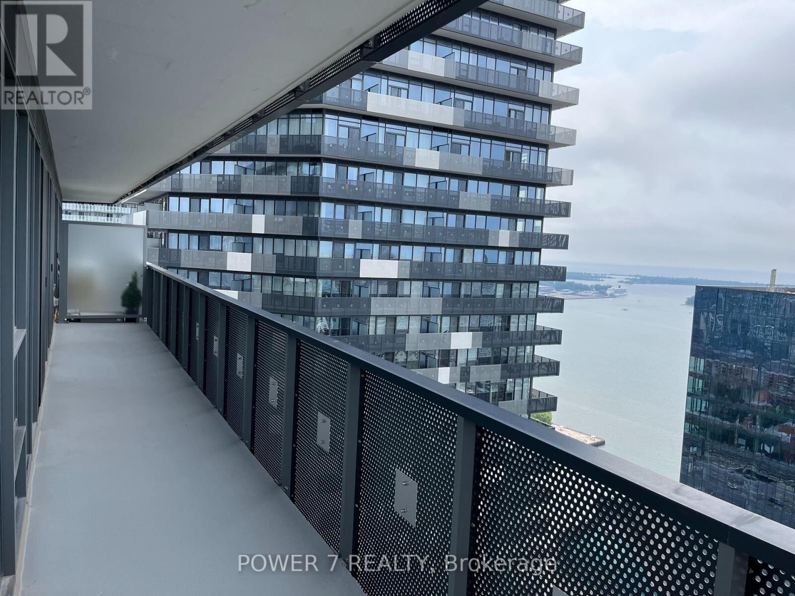 Property Photo: 55 Cooper Street 4511 ON M5E 0G1