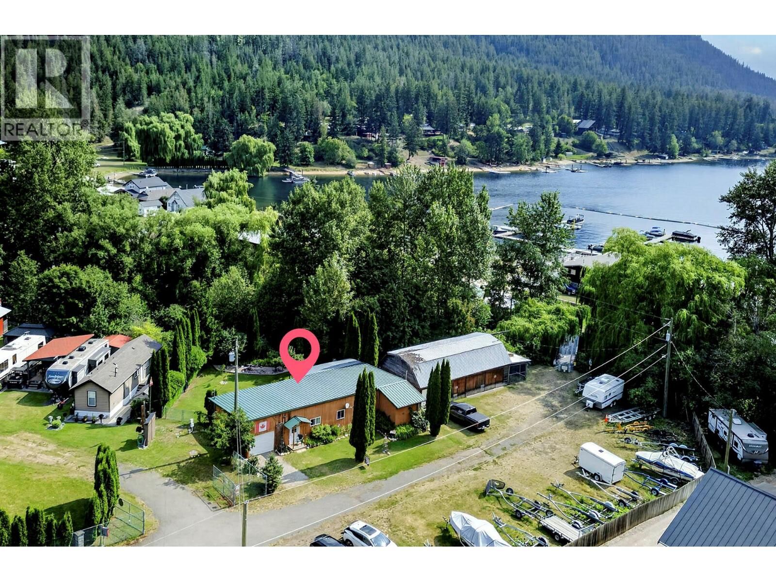 Property Photo: 2020 Sinmax Creek Road N3 BC V0E 2E0
