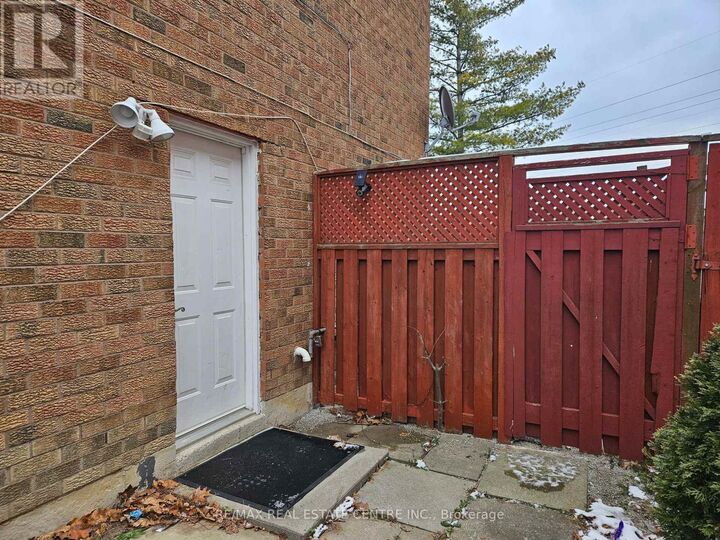 Property Photo:  55 Tulip Drive #Bsmt  ON L6Y 3W3 