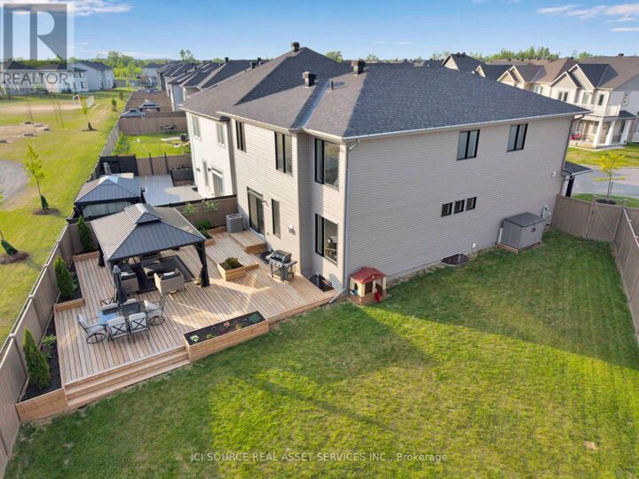 Property Photo:  342 Finial Way  ON K2J 6V9 