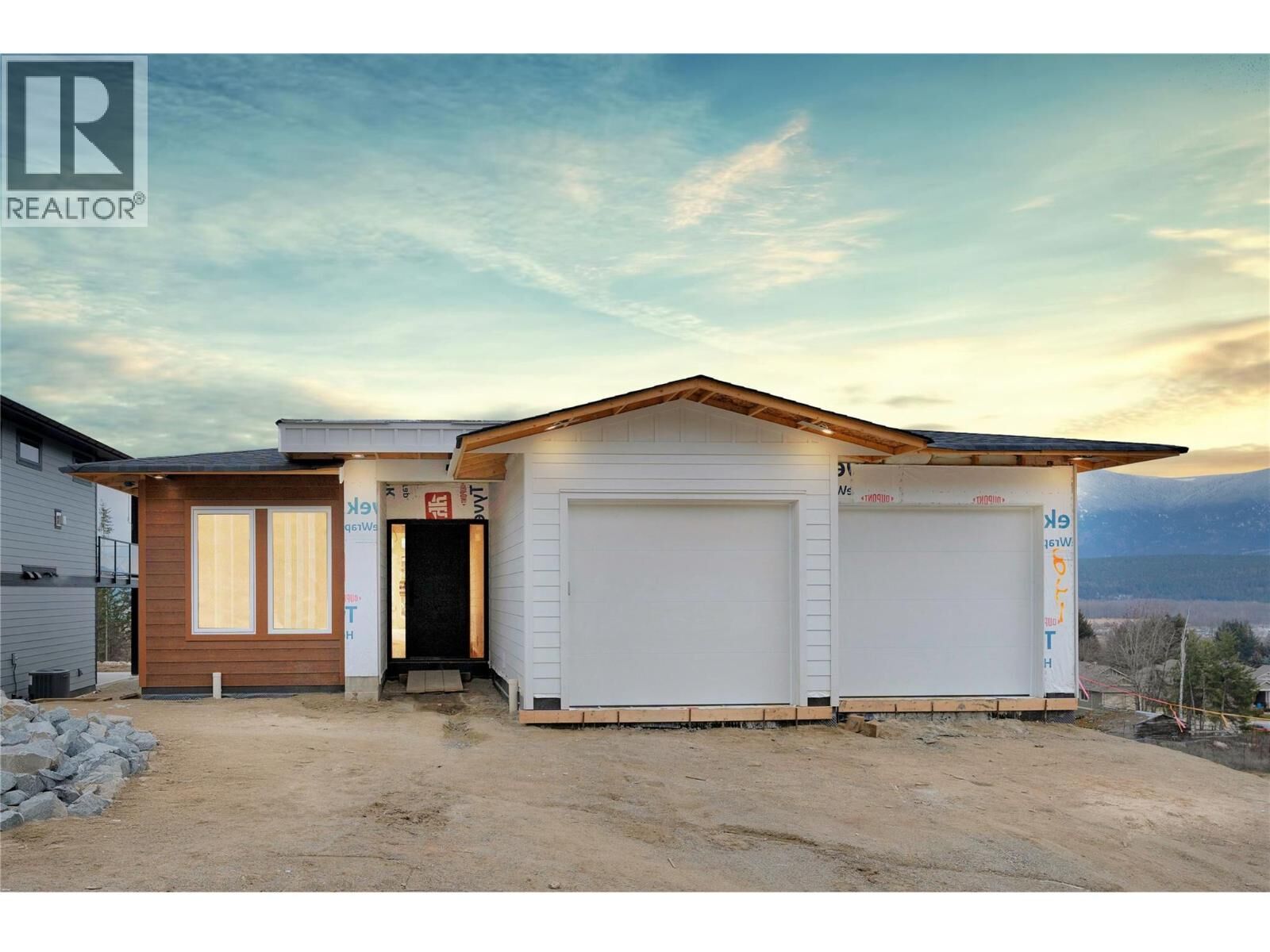Property Photo: 931 25 Avenue Southwest BC V1E 1T9