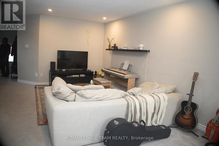 Property Photo: 139 Sweetwater Lane ON K2T 0L3