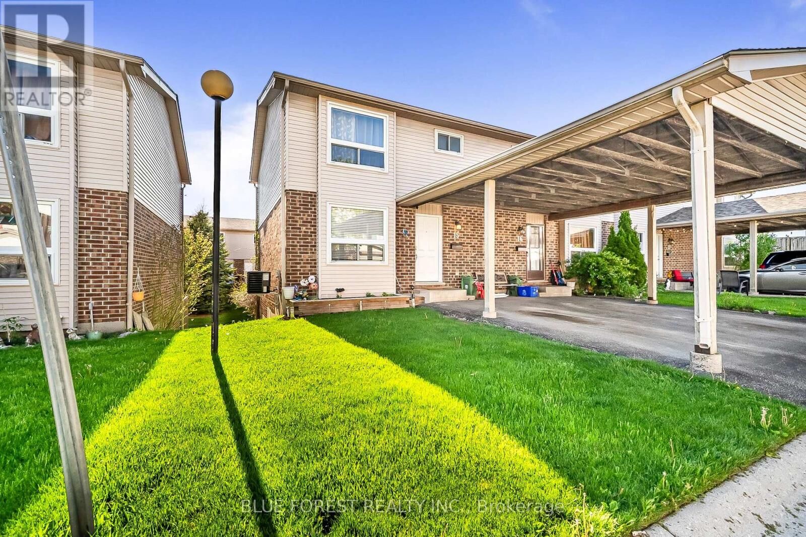 Property Photo: 450 Pond Mills Road 15 ON N5Z 4X2