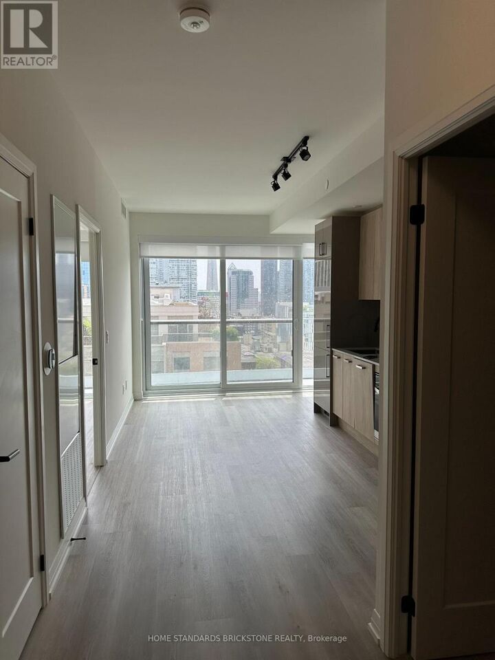 Property Photo:  280 Dundas Street West 1407  ON M5T 0E3 