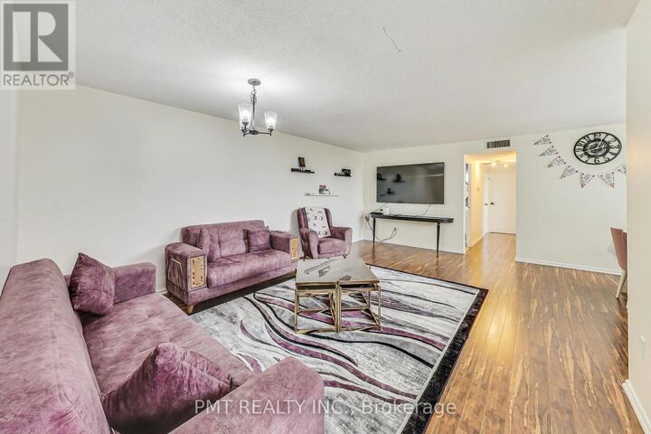 Property Photo: 2323 Confederation Parkway 1105 ON L5B 1R6