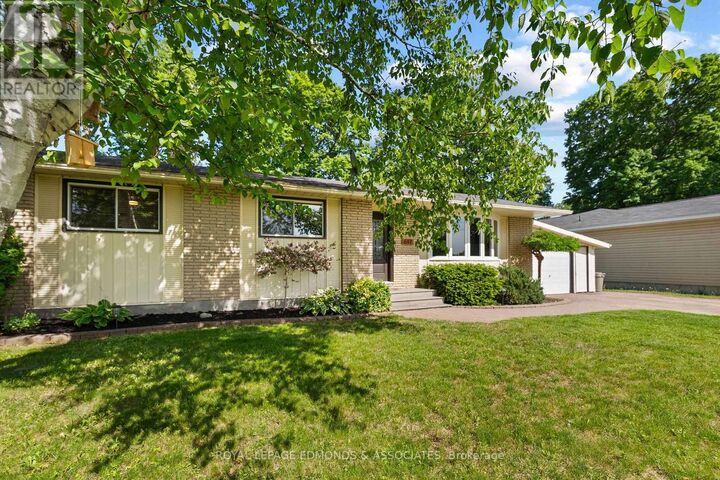 Property Photo:  617 Cecelia Street  ON K8A 1T6 