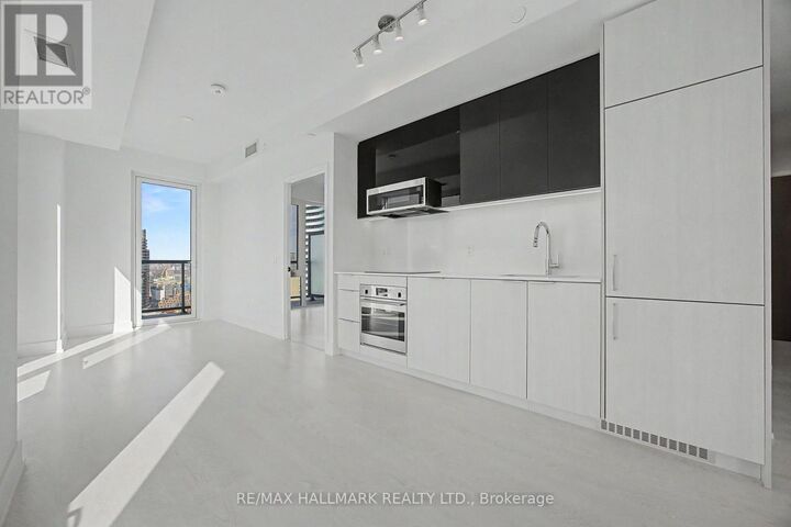 Property Photo:  308 Jarvis Street 3303  ON M5B 0E3 