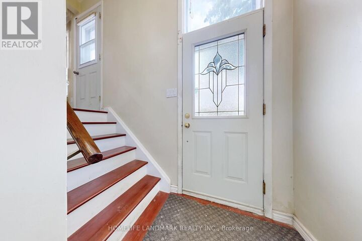 Property Photo:  225 Pineway Boulevard Bsmt  ON M2H 1B5 