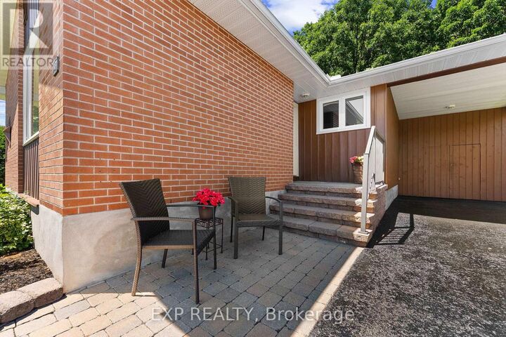 Property Photo: 96 Simpson Avenue ON K7V 2P5
