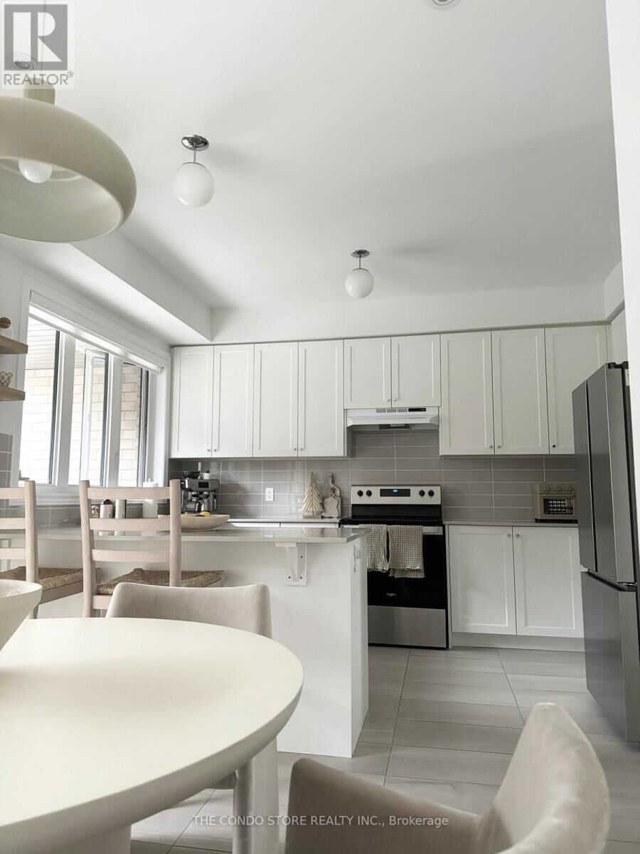 Property Photo: 40 Dockside Way ON L1N 0M6