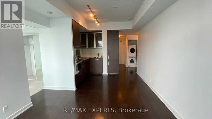 Property Photo:  14 York Street 4010  ON M5J 0B1 