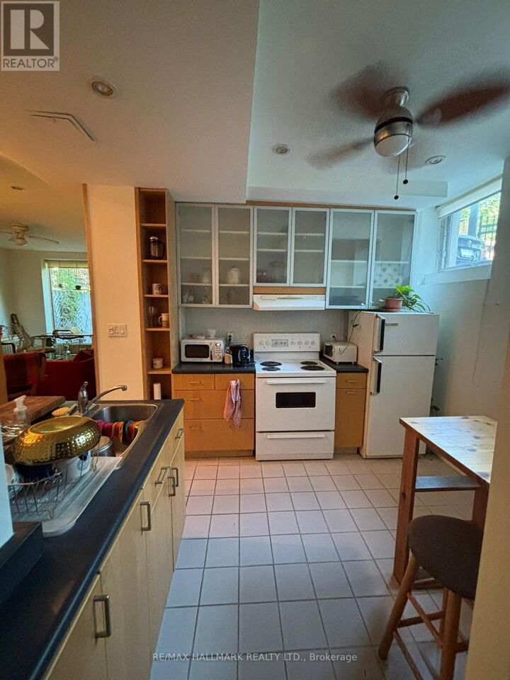 Property Photo: 321 Palmerston Boulevard Lower ON M6G 2N5