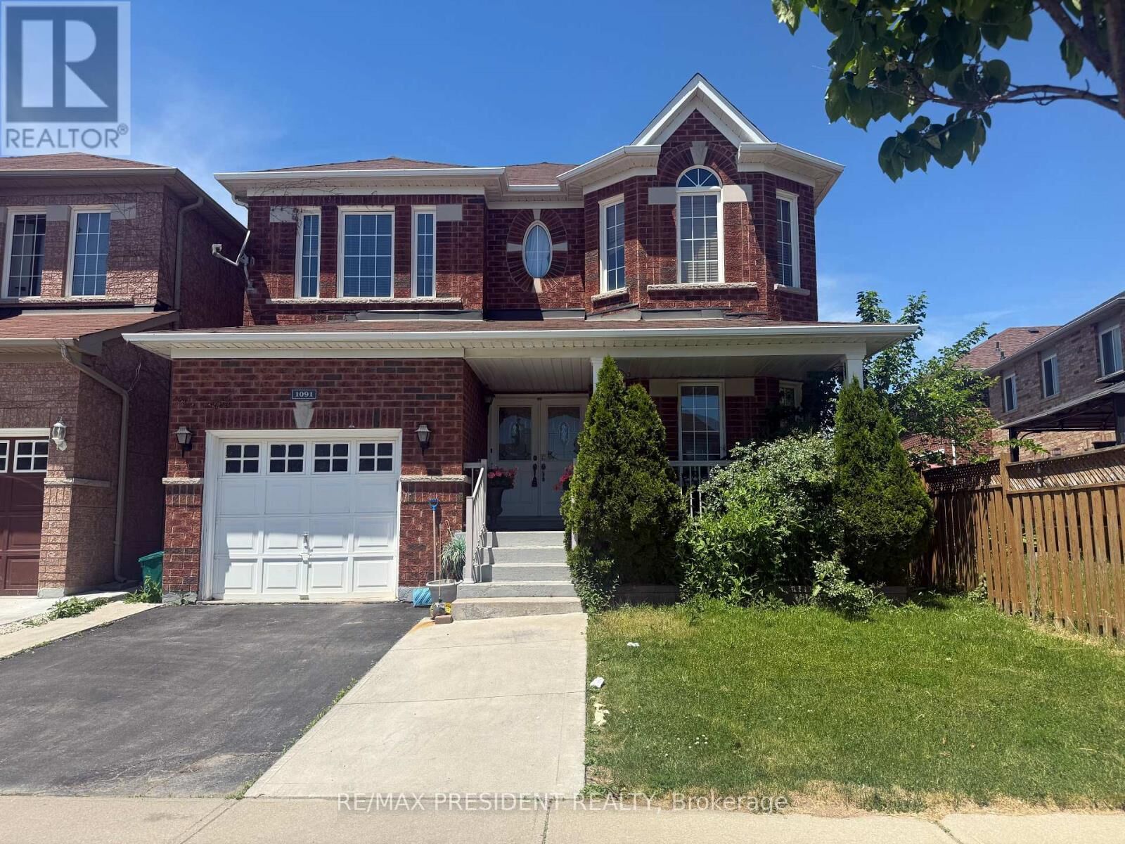 Property Photo:  1091 McCuaig Drive  ON L9T 6T4 