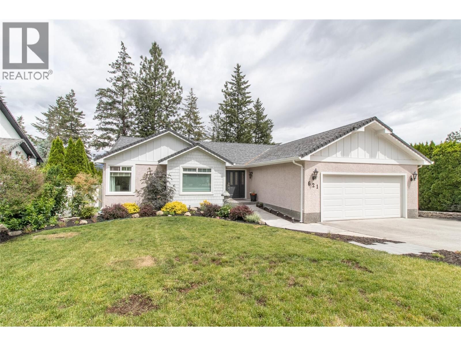 Property Photo: 621 Cassiar Road BC V1V 1M8
