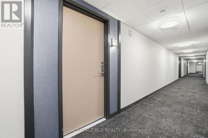 Property Photo: 58 Lakeside Terrace 808 ON L4M 0L5