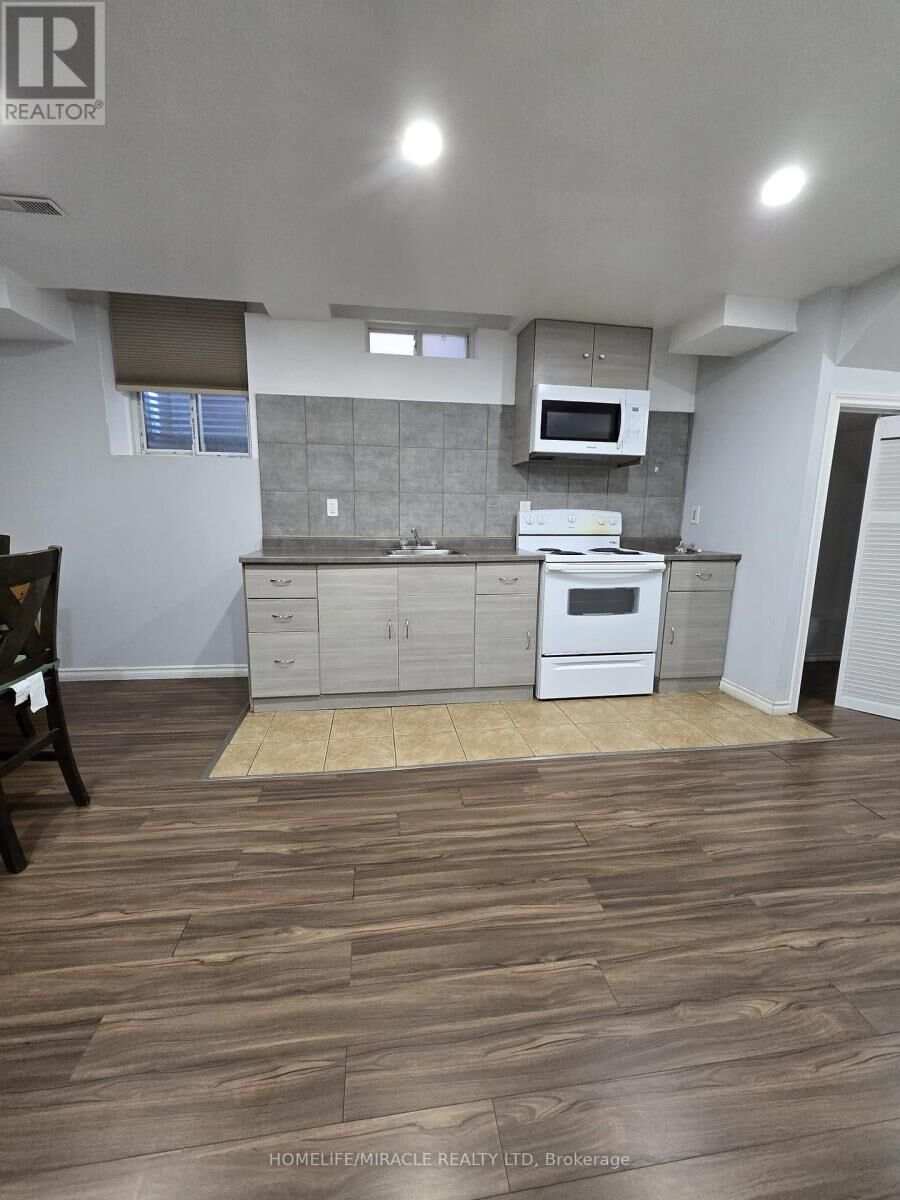Property Photo: 21 Chalkfarm Crescent Basement ON L7A 3V8
