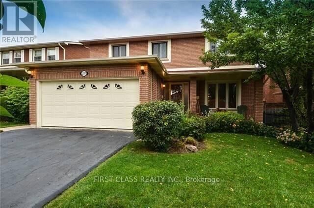 Property Photo:  2020 South Millway Drive 64  ON L5L 3K3 