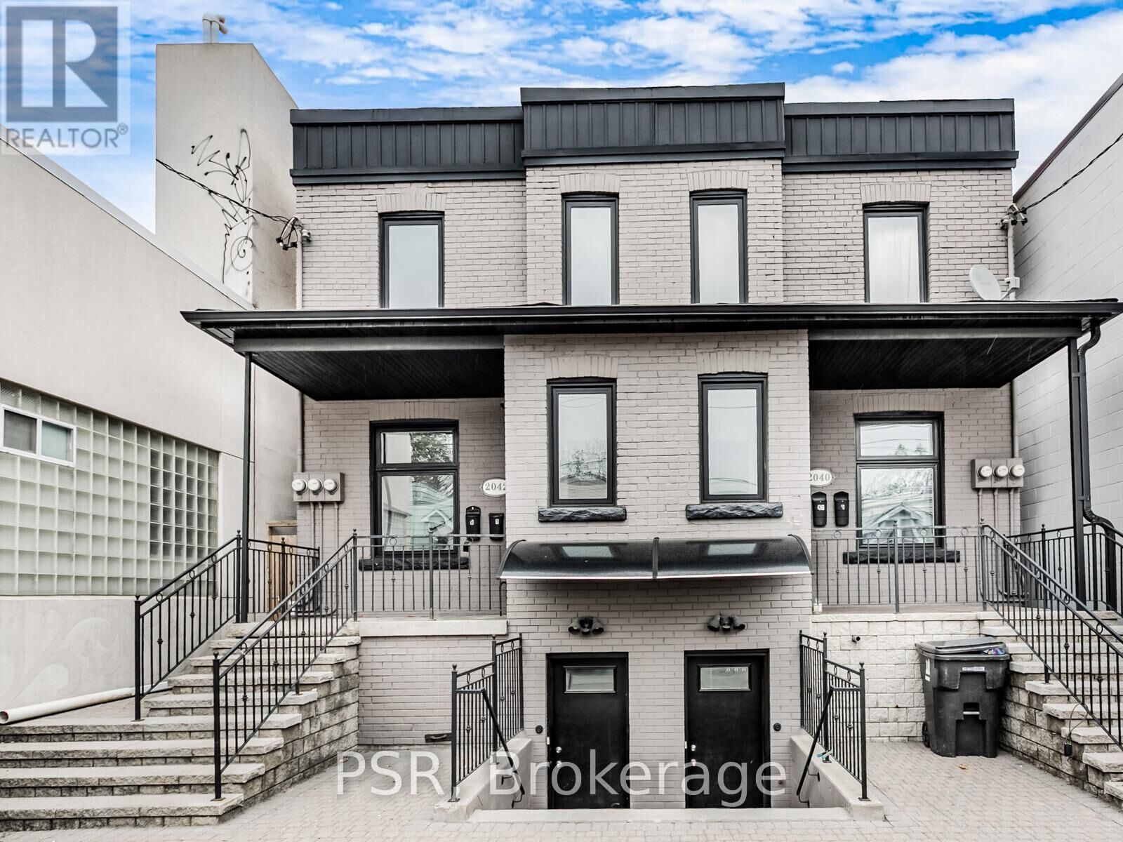 Property Photo:  2042 Dundas Street 2  ON M6R 1W6 