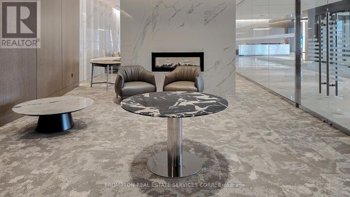 Property Photo: 3 Concord Cityplace Way 4103 ON M5V 0X4