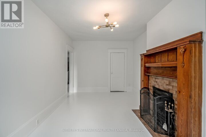 Property Photo:  38 Browning Avenue Upper  ON M4K 1V7 
