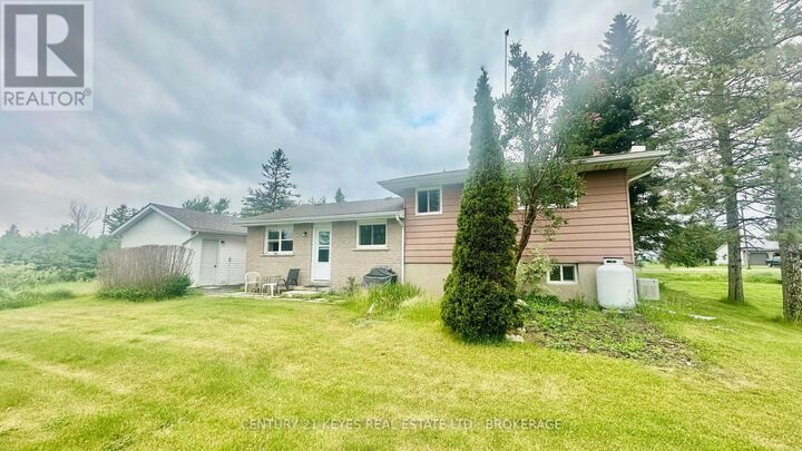 Property Photo: 85 Haig Road ON K7G 2V4