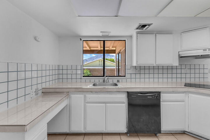 Property Photo:  53780 Avenida Diaz  CA 92253 