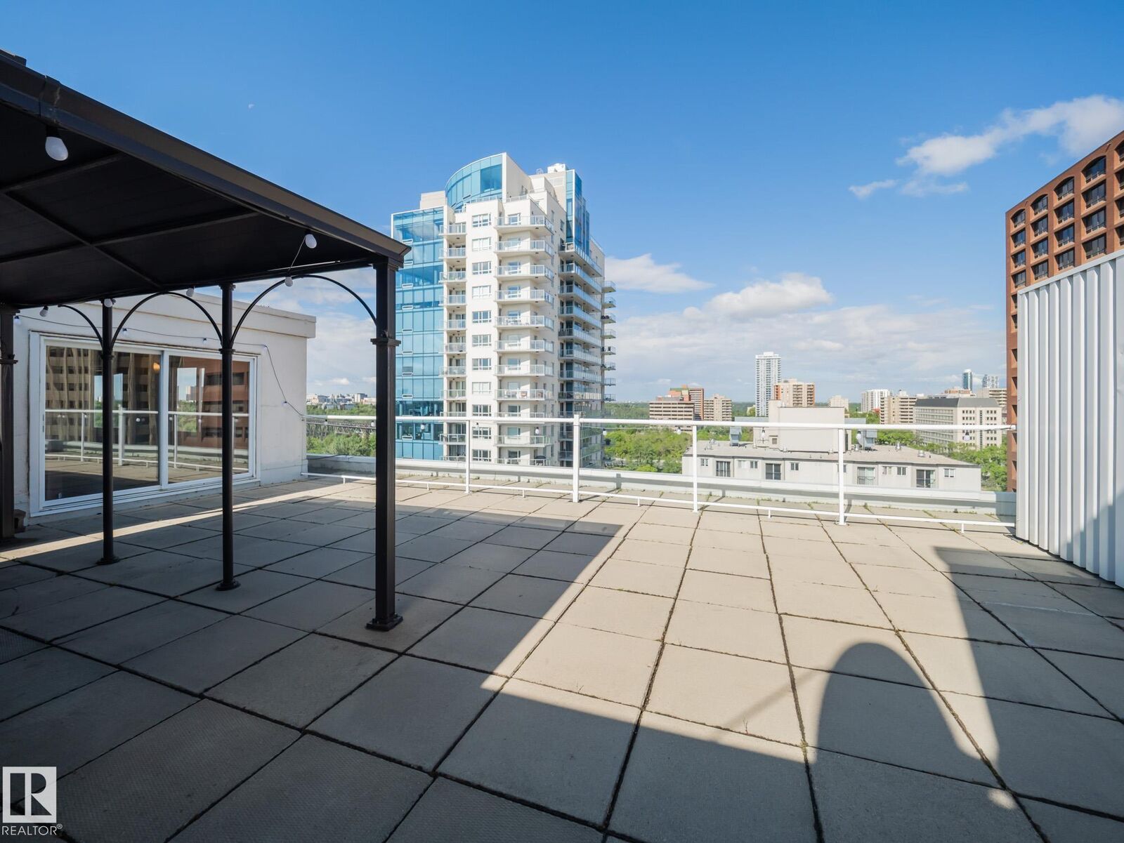 Property Photo: 9725 106 Street NW Ph4 AB T5K 1B5