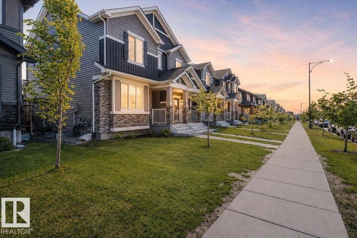 5213 22 Avenue SW — photo 1