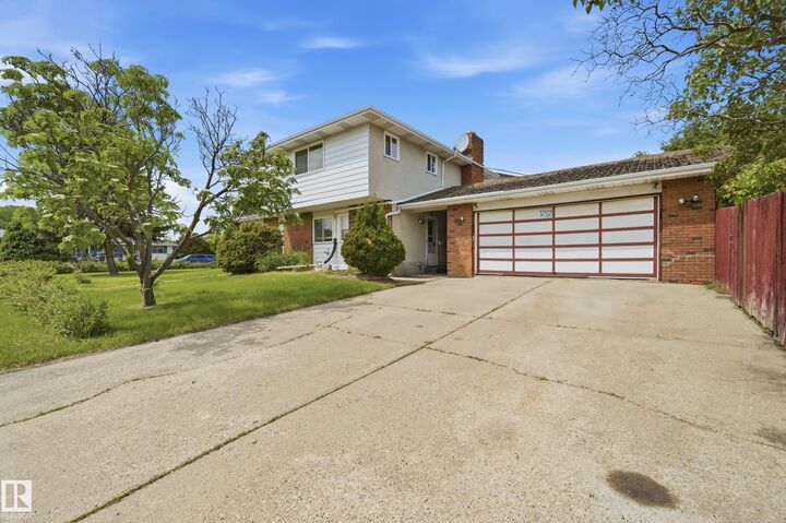 Property Photo:  2169 78 Street NW  AB T6K 2E4 