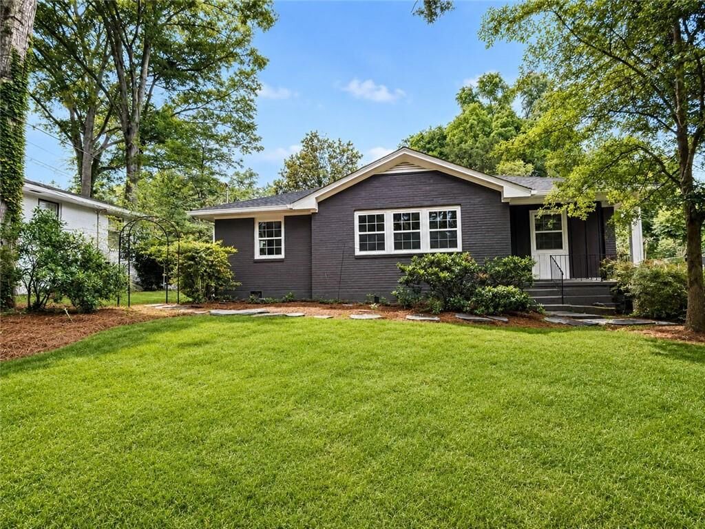 Property Photo:  272 Cascade Drive NW  GA 30064 