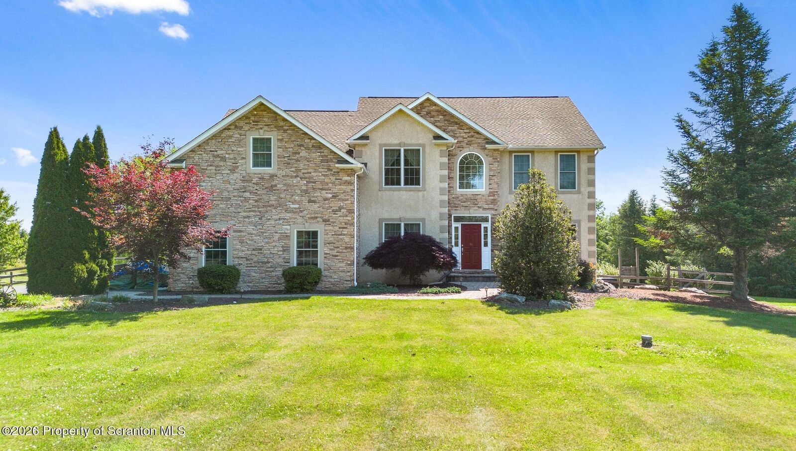 Property Photo:  562 Country Club Road Road  PA 18045 