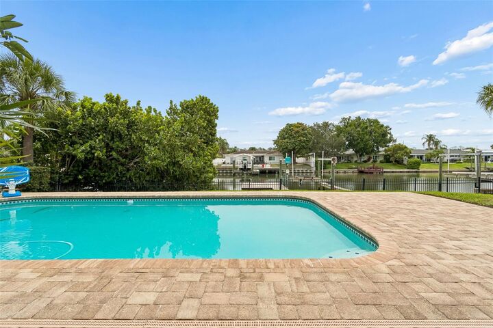 Property Photo:  3941 E Eden Roc Circle  FL 33634 