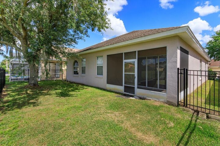 Property Photo:  13236 Luxbury Loop  FL 32837 
