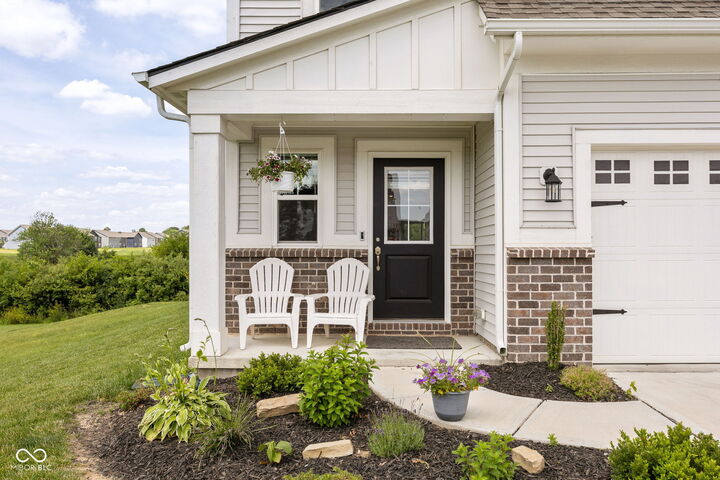 Property Photo: 930 Lexham Court IN 46122