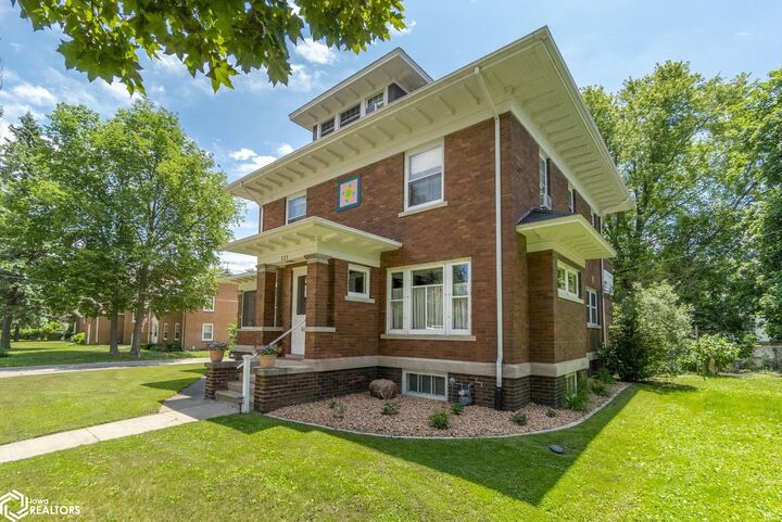 Property Photo: 221 7th Street NW IA 50401