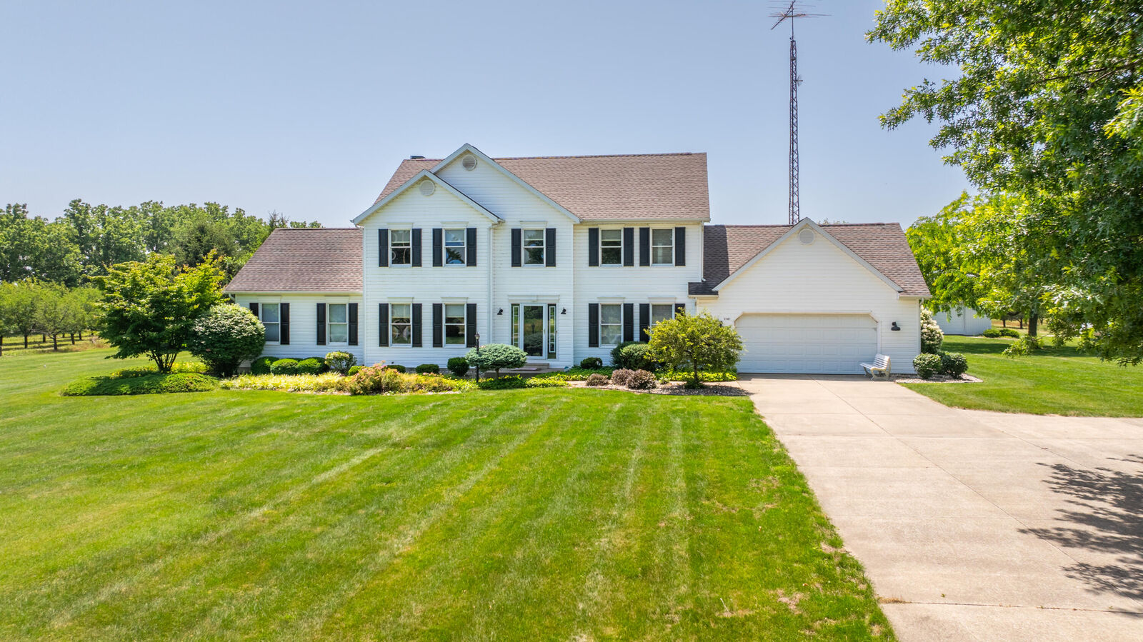 Property Photo:  31401 Middle Crossing Road  MI 49047 