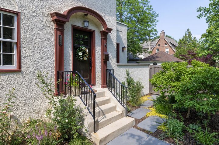 Property Photo:  3055 Park Place  IL 60201 