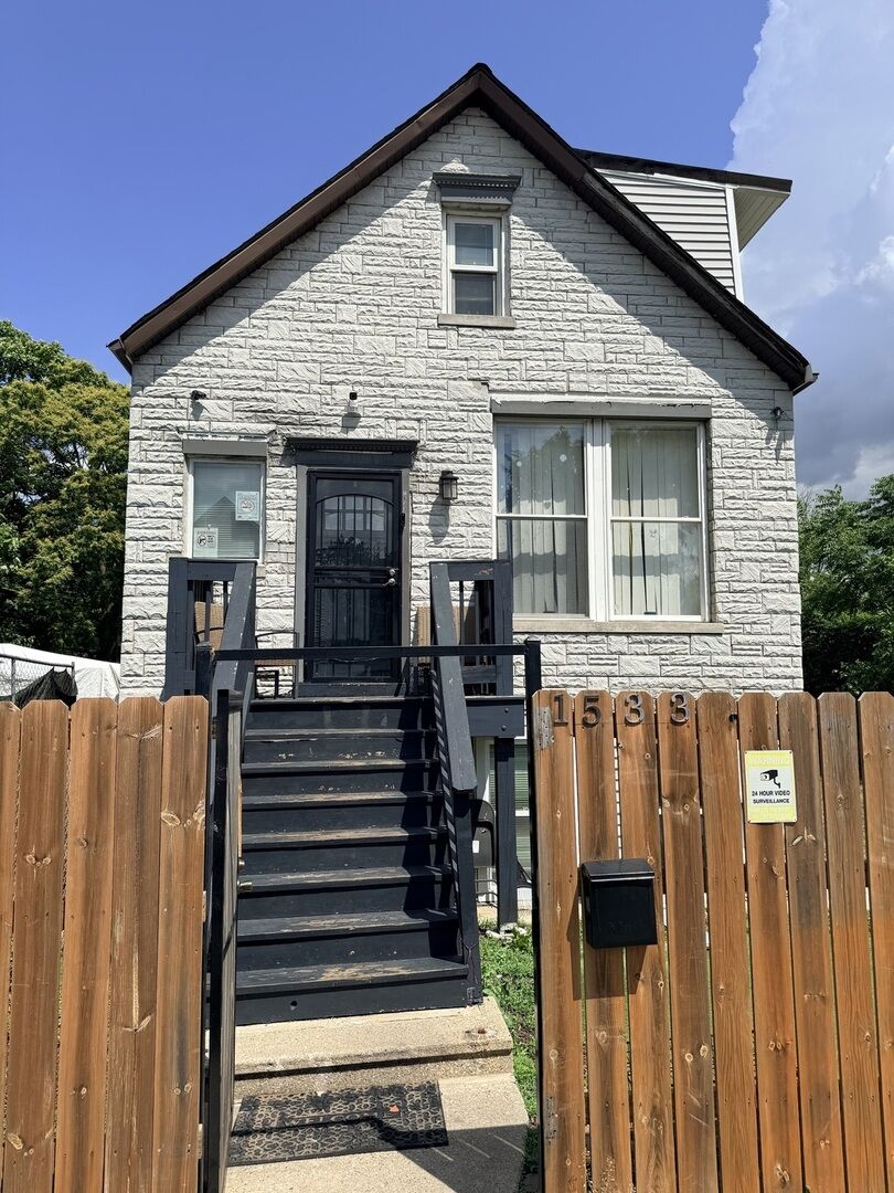 Property Photo:  1533 S Kilbourn Avenue  IL 60623 